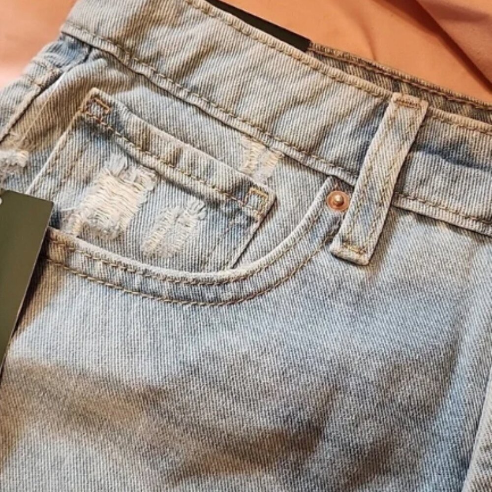 NWT Wild Fable Highest Rise Cutoff Jean Booty Shorts Distressed Cute - Picture 2 of 5